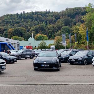 Wüst & Weigand vermarktet Hyundai-Fahrzeuge zunächst am Standort Eichstätt. Die Autohäuser in Gunzenhausen und Dinkelsbühl sollen bald nachziehen.(Bild:  Wüst & Weigand)