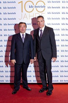 Gerhard Stach (Peugeot-Händlerverband) und Wolfgang Michel (Vogel Business Media) (Archiv: Vogel Business Media)