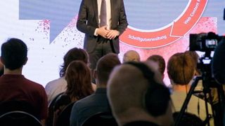 PDV-Geschäftsführer Dirk Nerling während der Präsentation der neuen ECM-Plattform VIS-Suite 6 in Erfurt (PDV GmbH)