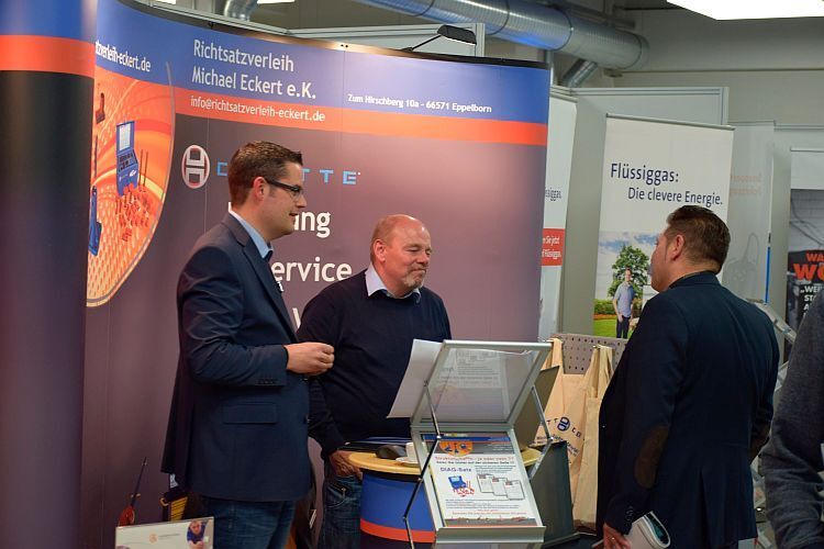 Das Unternehmen Richtsatzverleih Michael Eckert ist einer der Stammgäste auf den Würzburger Karosserie- und Schadenstagen. (Holz)