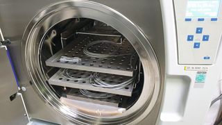 In vielen Anwendungen müssen Medizinkabel wiederholt autoklaviert werden – teilweise täglich, teilweise mehrmals am Tag.  (Bild: Habia)