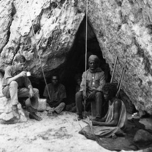 (© South Australian Museum Archives Norman Tindale Collection (AA 338/5/4/41))