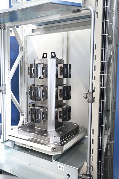 Spannpyramiden und Spanntürme erhöhen nochmals die Leistungsstunden und senken folglich die Kosten. (Bild: Gressel)