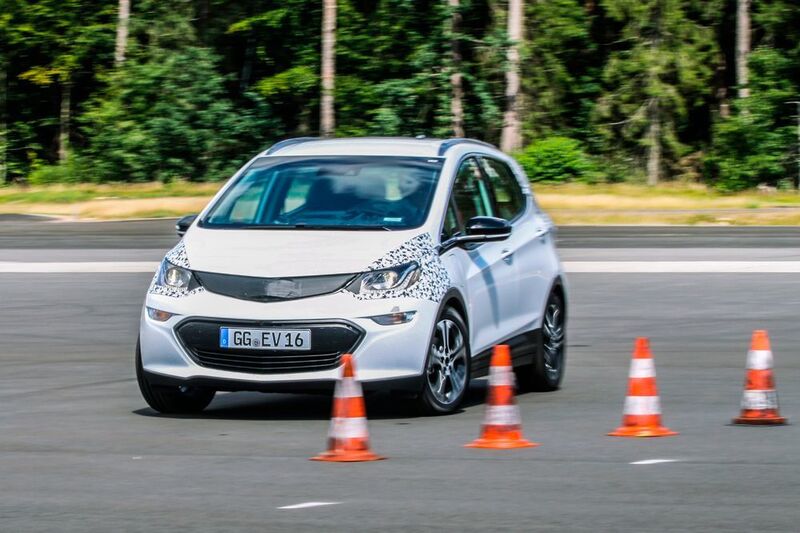 Opel bringt mit dem Ampera-E ein neues, rein batteriebetriebenes Elektrofahrzeug auf den Markt. (Opel)