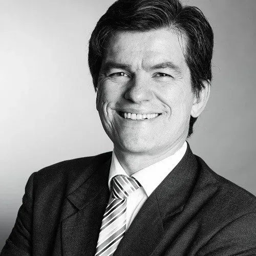 Konstruktionsleiter Dirk Franzmann (Plasmatreat) berichtet ehrlich: Welche Smart-Engineering-Methoden sich in der Praxis bewähren – und wie sich damit Entwicklungszeit und Kosten spürbar senken lassen.(Bild:  Plasmatreat)