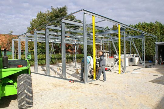 Die Aufbaumontage kann der Kfz-Betrieb selbst in die Hand nehmen. (Archiv: Vogel Business Media)
