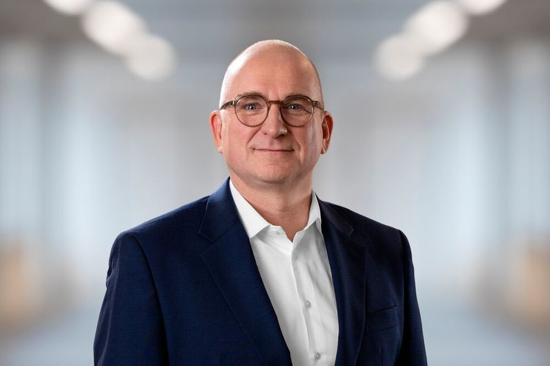 „Für das Jahr 2021 sind wir optimistisch. Das Weltwirtschaftswachstum sollte uns Rückenwind geben“, erklärt Markus Vatter, Mitglied des Vorstands von Sick und verantwortlich für Controlling, Finance und IT. (Sick)