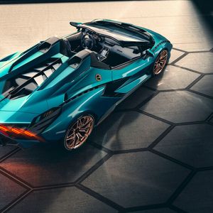 Lamborghini nimmt dem Sian das Dach ab.(Bild:  Lamborghini)