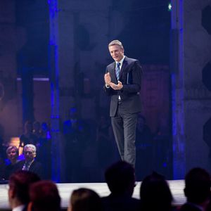 „Jeder unserer Handelspartner steckt tagtäglich sein Herzblut in die Marke BMW. Gemeinsam haben wir uns den Herausforderungen des vergangenen Jahres gestellt und auch 2017 zu einem erfolgreichen Jahr für BMW in Deutschland gemacht“, sagte Vertriebsvorstand Peter van Binsbergen.(Bild:  BMW)