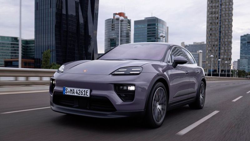 Der Porsche Macan startet in seine neue Zukunft als batterieelektrisches SUV. (Bild:  Autoren-Union Mobilität/Porsche)