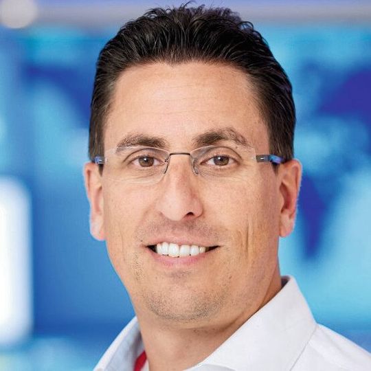 ASML CTO Marco Pieters: ASML has started developing chip manufacturing tools that can help build newer generations of advanced AI processors. "We are currently researching to what extent we can participate or what we can contribute to this part of the business," says Pieters. Packaging and bonding technologies play a special role here.(Image: ASML)