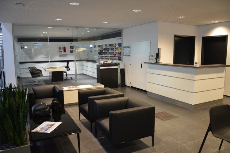 Porsche will es 2015 in der Hansestadt schaffen, erstmals an mehr als 1.000 Kunden innerhalb eines Jahres einen Neuwagen zu verkaufen. (Foto: Achter)