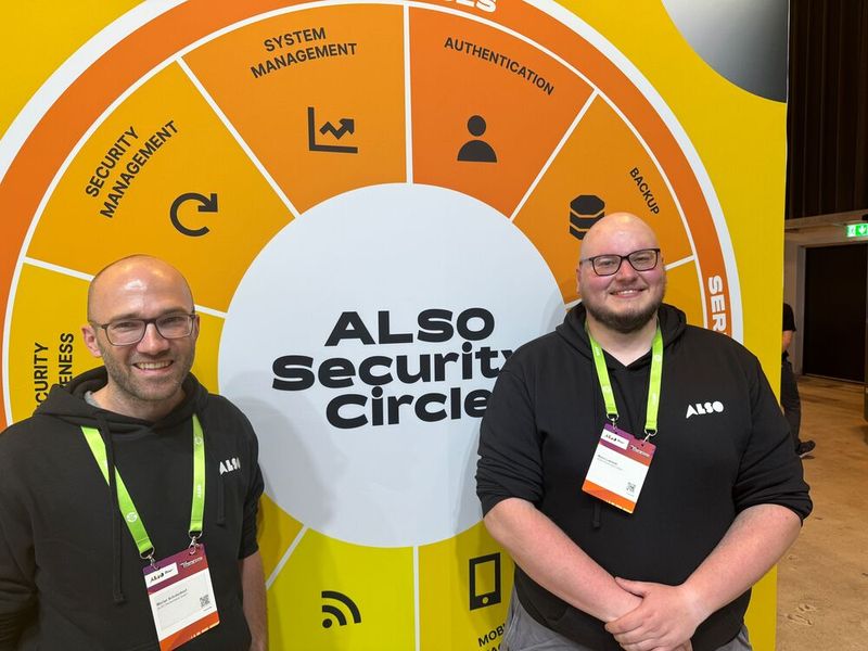 Denn ohne Security dreht sich nichts: Marian Schulenkorf (l.) und Kevin Labinski (ALSO) (Bild: Vogel IT-Medien GmbH)