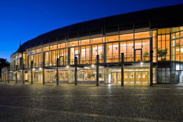 Der Veranstaltungsort des 5. Entwicklerforums Akkutechnologien: die Stadthalle am Schloss in Aschaffenburg (Bild: batteryuniversity.eu)