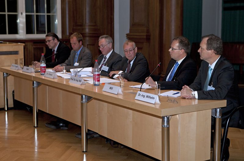 Hochkarätige Experten aus Industrie, Wissenschaft und Politik zeigten Chancen und Vorteile des Stahlrecyclings auf. (Bild: Stahl-Zentrum)