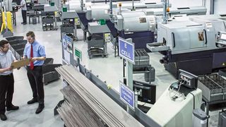 Smart Manufacturing im Aufwind: Die in intelligente Fertigung ist geprägt von vernetzten Maschinen, hoher Flexibilität und einem durchgängigen Datenfluss. (Bild: Siemens)