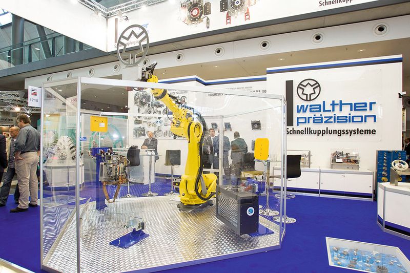 Die Messe deckt ein äusserst breites Themen-Spektrum ab und vereint die Anbieter in den Bereichen Automobil-, Geräte- und Maschinenbau, Elektro- und Elektronik-Industrie, Medizintechnik und Klebetechnologie auf einem Platz. (Bild: Motek)