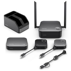 Zum Lieferumfang des VS25-Startersets gehören ein Empfänger, ein Multimedia-Hub für Kameras oder Lautsprecher, zwei Buttons mit vorkonfigurierten USB-C-Kabeln sowie zwei zusätzliche HDMI- und USB- Kombi-Kabel für die Buttons. (Bild:  Benq)