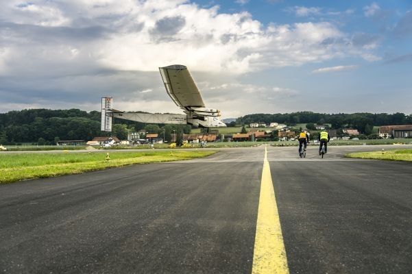 Impressionen vom Erstflug der Solar Impulse 2 (Solar Impulse)