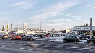 Neustart in Kassel: Das Autohaus Hermann vertritt in der nordhessischen Großstadt jetzt Renault und Dacia. (Bild: Autohaus Hermann)