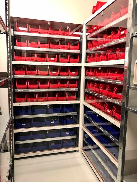 Kommisisionierungsregale ...   (Bild: Hochschule Neu-Ulm / Logistik-Labor)