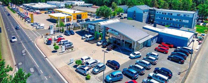 Auch das Fahrzeughaus Gifhorn Süd präsentiert sich in der neuen CI der Marke.(Foto:  AH Wolfsburg)