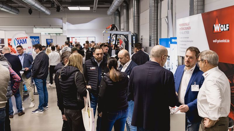 Volle Hallen, tolle Kontakte: 100 Austeller präsentierten Produkt- und Dienstleistungsneuheiten und informierten über ihre Angebote. (Bild: Stefan Bausewein)