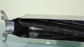 Aus der praktisch unbegrenzten Verformbarkeit und Flexibilität des Metall-Legierungsschaums resultiert eine hohe Designfreiheit bei der Gestaltung von Abgasnachbehandlungssystemen. Bilder: Alantum (Archiv: Vogel Business Media)