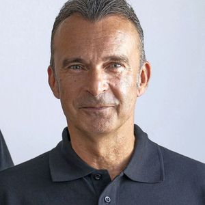 Geschäftsführer Jochen Helfrich: „Wir setzen auch bei unseren neuen Gelenkwellen der Baureihe 160  auf die Konstruktion mit geschlossenen Lageraugen.“(Bild:  Ringspann Kempf)