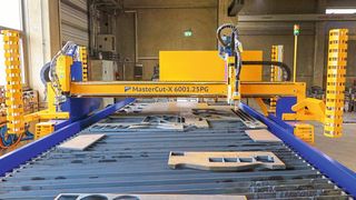 CNC-Schneidanlage  (Bild: Microstep)