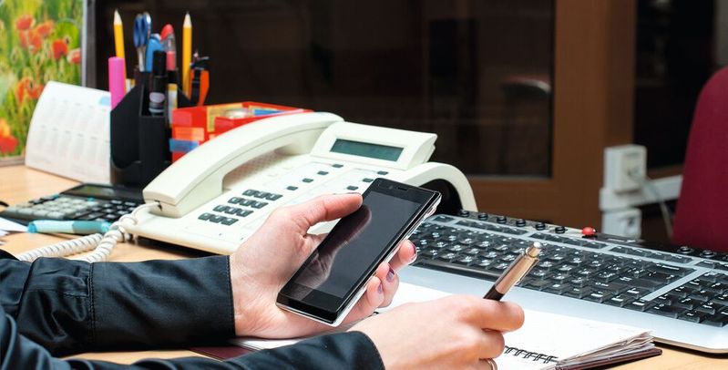 An mobilen Endgeräten kommen auch die Mitarbeiter öffentlicher Verwaltungen nicht vorbei An mobilen Endgeräten kommen auch die Mitarbeiter öffentlicher Verwaltungen nicht vorbei