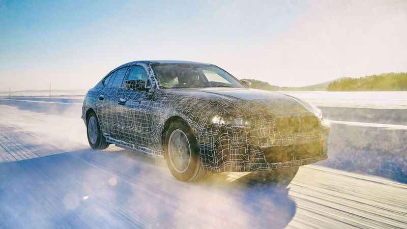 Gerüchten zufolge will BMW ein seriennahes Konzept des i4 enthüllen. (BMW)