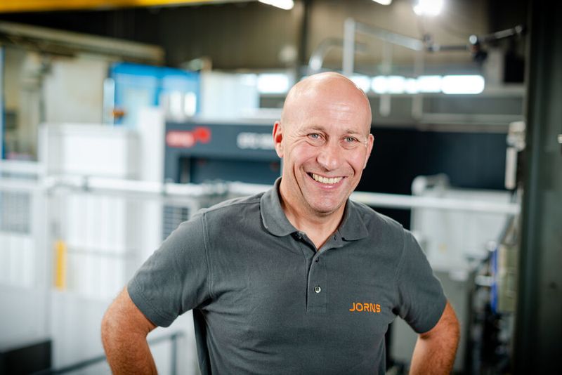 Produktionsleiter Peter Roth erklärt: „Was für uns besonders zählt, sind die TCO, die Total Cost of Ownership. Bezüglich der ganzheitlichen Kosten über den kompletten Lebenszyklus hinweg sehe ich die Investition in die Starrag-Maschine als gutes Geschäft.” (Starrag)