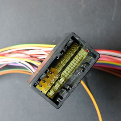 For these fully assembled cable sets, 18 variants of a connector for test systems had to be manufactured. (Image:BMF)