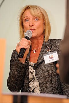 „Der geschliffene Auftritt für eine brillante Karriere“: Ulrike Seeler (seeler consulting team) führte die Teilnehmerinnen in die Welt des professionellen Auftritts. (Archiv: Vogel Business Media)