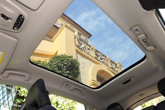 Das Panoramadach ist optional erhältlich. (Foto: Volvo)