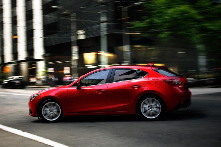 Beim Design stand die Dynamik im Vordergrund. „Unser Arbeitstitel hieß kompakter Sportler“, sagt Projektleiter Ken Suruwatira. (Foto: Mazda)