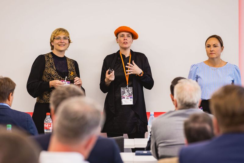 Impressionen vom 24. Würzburger EMS-Tag: Im Mittelpunkt standen aktuelle Branchenthemen, praxisnahe Impulse und insbesondere der persönliche Austausch innerhalb der EMS-Community. (Bild: Stefan Bausewein)