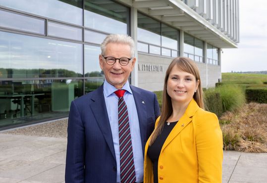 Umbruch im Familienunternehmen Wittenstein! Dr. Manfred Wittenstein hat vor einigen Tagen sein Amt als Aufsichtsratsvorsitzender niedergelebt. Im folgt Dr. Katharina Wittenstein, die vom Vorstand in den Aufsichtsrat wechselt. Diese Entscheidung gehöre zum nahtlosen Generationenübergang des Unternehmens.(Bild:  Wittenstein)