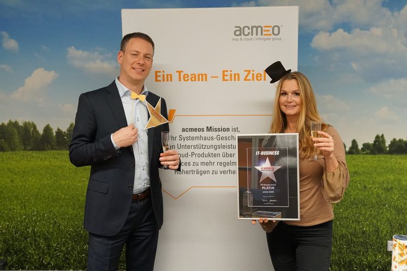 Das Team acmeo, Henning Meyer und Isabelle von Künßberg, holen PLATIN in der Kategorie 