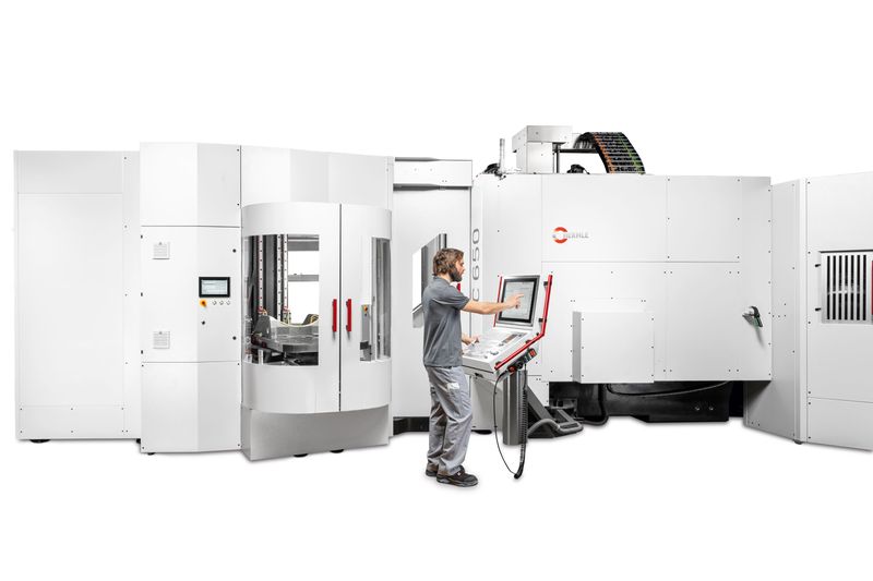 (Quelle:  Hermle AG, Stöber Antriebstechnik GmbH + Co. KG)