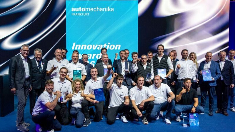 Bei einer feierlichen Preisverleihung am ersten Messetag wurden die Gewinner der  Innovation Awards ausgezeichnet.(Bild:  Messe Frankfurt Exhibition GmbH/Petra Welzel)