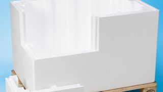 Die Protect-Palettenbox im Stecksystem macht die Konfektionierung von temperatursensiblen Produkten zum Kinderspiel. (Eutecma)