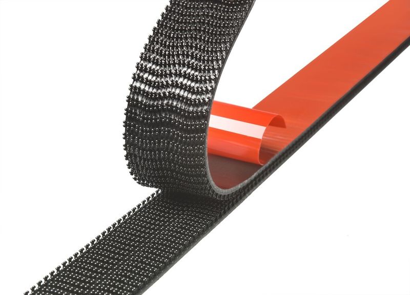 Der 3M Dual Lock Flexible Druckverschluss bietet fest, bei Bedarf aber dennoch immer wieder lösbare Verbindungen. (Bild: 3M)