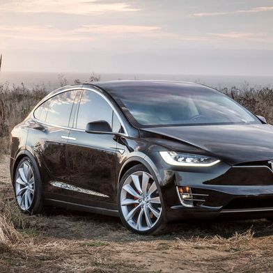 Tesla stellt die Produktion der Modelle X (im Bild) und S im Stammwerk in Fremont ein. (Bild: Tesla)