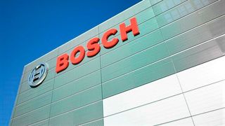 Dpa meldet, dass Bosch die Produktionsverlagerung seines Werks in München Berg am Laim plant. Als Grund wird der kontinuierliche Rückkang der dort gefertigen Komponenten genannt. (Bild: dpa)