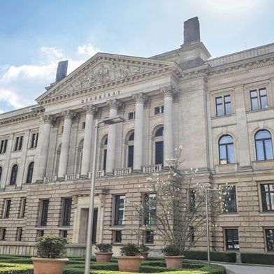 Der Bundesrat in Berlin fordert Nachbesserungen am Regierungsentwurf zur Stärkung der Cybersicherheit. (Bild: © Frank – stock.adobe.com)