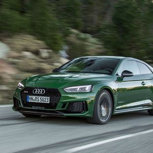 (Audi)