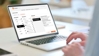 Highlight des Plattform-Updates ist ein Materialassistent, der aus 13 verschiedenen Technologien und über 100 Materialien die passende Technologie-Material-Kombination finden will.  (Bild: Jellypipe)