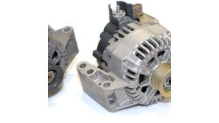 Aus alt mach neu: Eine Tiefenreinigung und ein neues Innenleben machen den Generator fit für ein zweites Leben.  (Foto: Valeo)